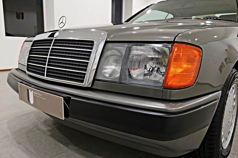 1988 Mercedes Benz 300CE